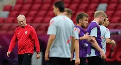 Di Tim Polandia, Bunga Bunga Boleh tapi Alkohol Tidak