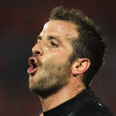 Van der Vaart Ingin Jajal Seri A Suatu Saat