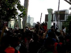 Dianggap Korup, DPR Tanpa Kontrol Lembaga Lain