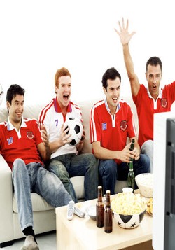 Ini Dia 4 Makanan Terfavorit Pria Saat Nonton Bola!