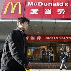 Omzet McDonalds dan KFC di China Mulai Lesu