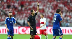 Carballo, Wasit yang Gemar Umbar Kartu