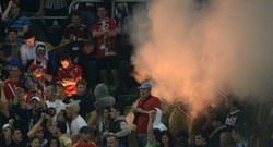 Fans Rusia Serang Petugas Keamanan, Empat Orang Terluka