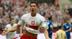 Fokus ke Timnas, Lewandowski Tak Tanggapi Rumor Gabung MU