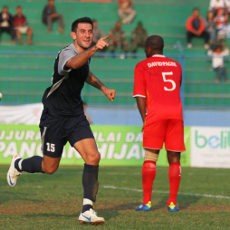 Arema & Persema Petik Kemenangan