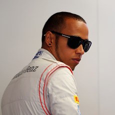 Hamilton Waspadai Kecepatan Ferrari
