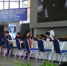 Banyak Refund Online, Tukar Tiket Lady Gaga di Gandaria City Sepi
