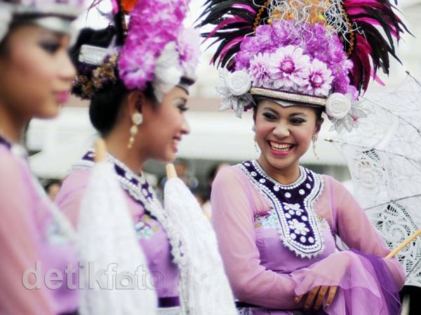 Yang Cantik dan Unik di Jakarnaval 2012