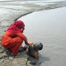 Korban Lumpur Lapindo Ritual Mandi Lumpur