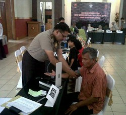 Klub Harley Bandung Gelar Pengobatan Gratis di Markas Polisi