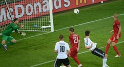 Gomez Bawa Jerman Tekuk Portugal 1-0