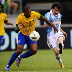 Messi Hat-Trick, Argentina Menang 4-3 atas Brasil