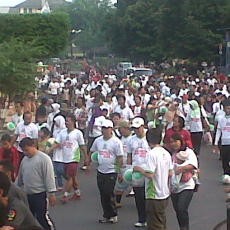 Ribuan Orang Oper Bola di Semarang