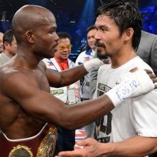 Pacquiao Terima Kontroversi, Ingin Tarung Ulang Lawan Bradley