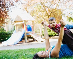 4 Alternatif Kegiatan Outdoor untuk Balita