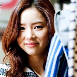 Bersahabat, Shin Se Kyung Sulit Bertemu dengan Sooyoung & Yuri