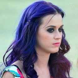 Katy Perry Perankan Pacar Freddie Mercury di Film Terbaru?