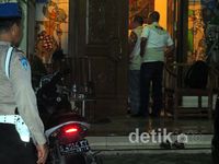KPK Geldah Rumah Orang Tua Tomy Hindratno