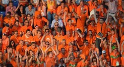 Suporter Belgia Dibeli Fans Belanda di eBay