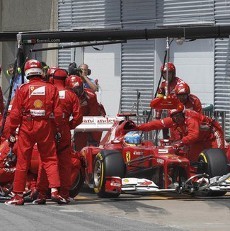Alonso Senang Ferrari Tak Main Aman