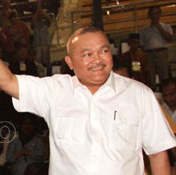 Wow! Alex Noerdin Kirim 7 Mahasiswa Atma Jaya ke Makkah & Lourdes