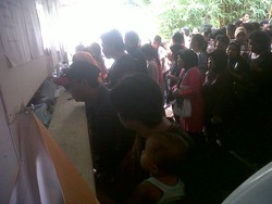 Warga Menyemut di Markas Nono Sampono Ambil Gaji Rp 250 Ribu