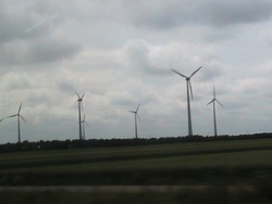 PLN Belum Lirik Pembangkit Listrik Tenaga Kincir Angin Ala Eropa