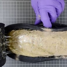 Selundupkan Heroin Dalam Sol Sandal, Wanita Inggris Dibui 9 Tahun