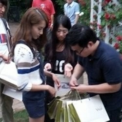 Yoona SNSD Bagikan Vitamin untuk Seluruh Kru Love Rain