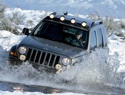 Rawan Karat, Jeep Liberty Kena Recall