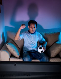 Mau Bergadang Nonton Bola? Pilihlah Makanan Ini!