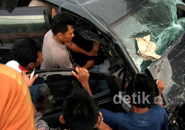 4 Mobil Tabrakan Beruntun, 1 Orang Tewas