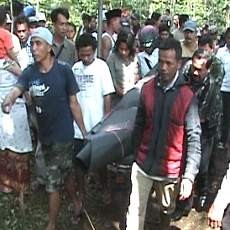 Wanita Tanpa Identitas Ditemukan Bersimbah Darah di Kuburan