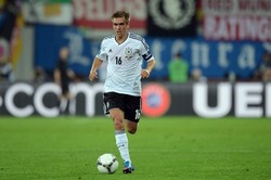 Lahm Nantikan Duel dengan Robben