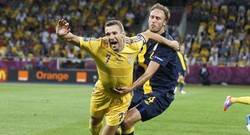 Dua Gol Shevchenko Menangkan Ukraina