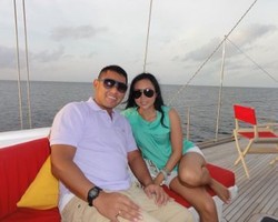 7 Sepatu yang Wajib Dibawa Renny Sutiyoso Saat Travelling