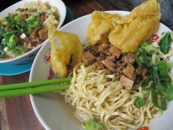 Yuk, Jajan Mie Ayam Anak Sunda!