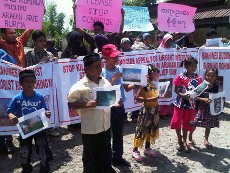 Ratusan Pengungsi Myanmar di Medan Demo Protes Pemerintahnya Sendiri