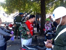 TNI-Polri Razia Kendaraan dan Atribut Militer di Solo