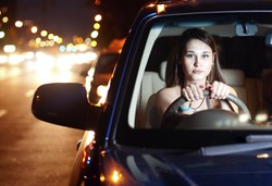 Tips Aman Mengendarai Mobil Malam Hari Saat Traveling