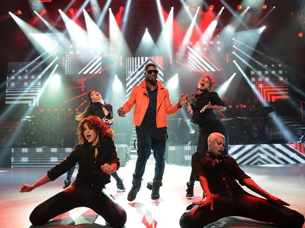 Usher Ngejreng Tampil di London