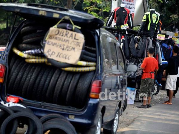 Alih Fungsi Mobil Menjadi Tempat Jualan