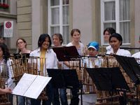 Musik Angklung Mengalun di Jalan-jalan di Bern