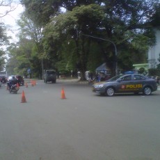 Buruh Demo Gas 3 Kg, Jalan Depan Gedung Sate Ditutup