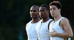 Evra: Ukraina Lebih Menyulitkan daripada Inggris