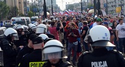 Suporter Rusia dan Polandia Bentrok di Warsawa