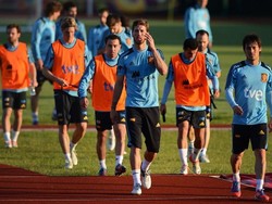 Spanyol Diminta Main dengan Sabar 