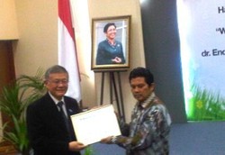 World No Tobacco Day Award dari WHO untuk Endang Sedyaningsih