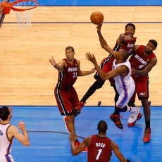 Bangkit di Paruh Kedua, Thunder Rebut Game Pertama