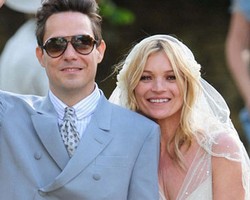 Kate Moss Tak Pernah Mau Berdandan Seperti Seorang Istri